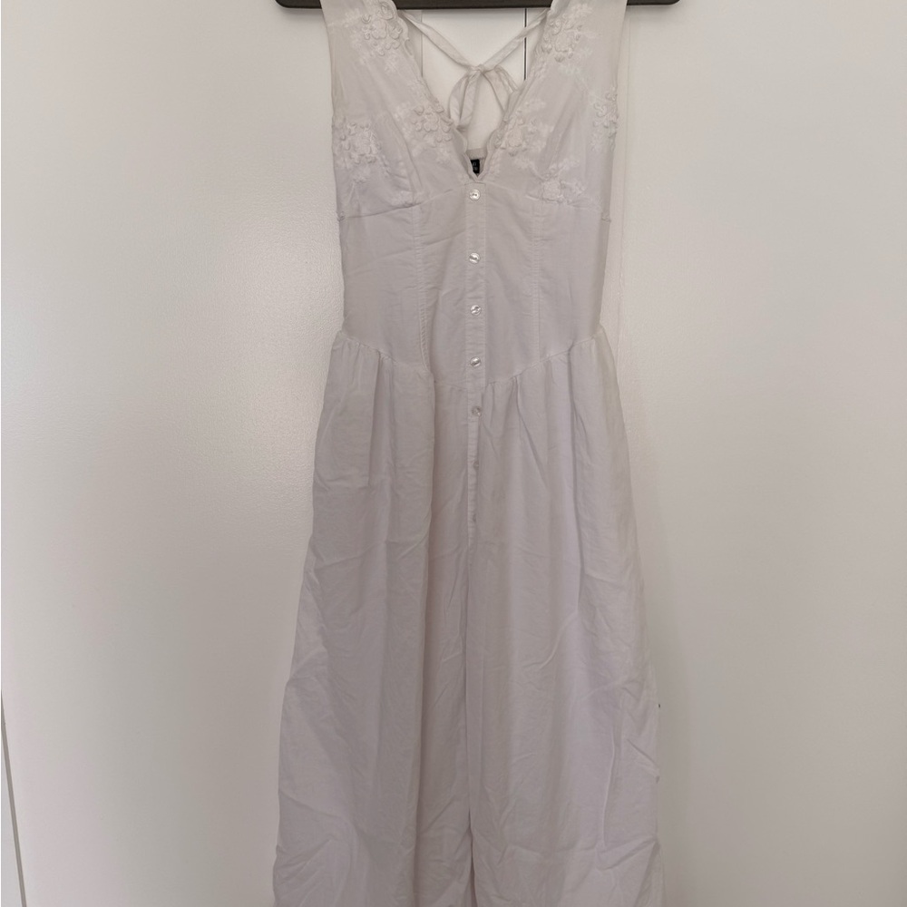 Wild Fable White Button-Up Top